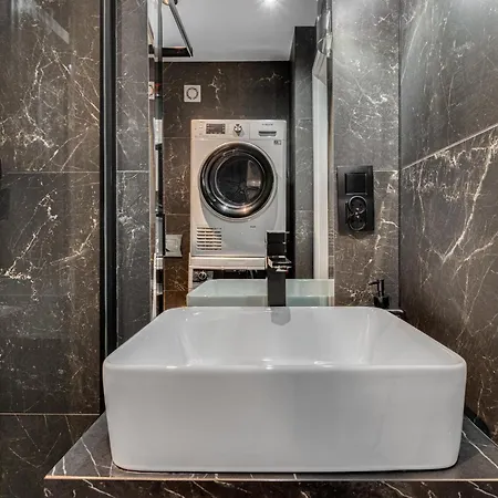 Blacknight - Self Check-in 24h Apartment Wroclaw