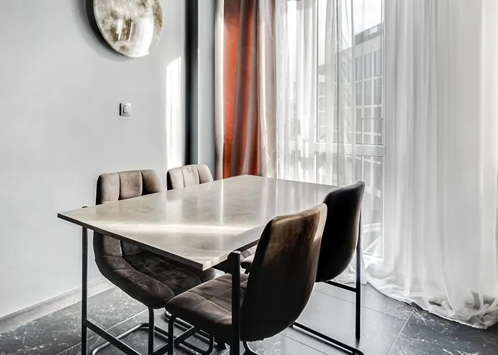 Blacknight - Self Check-in 24h * Wrocław