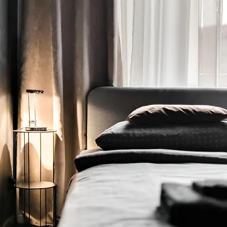 Blacknight - Self Check-in 24h * Wrocław