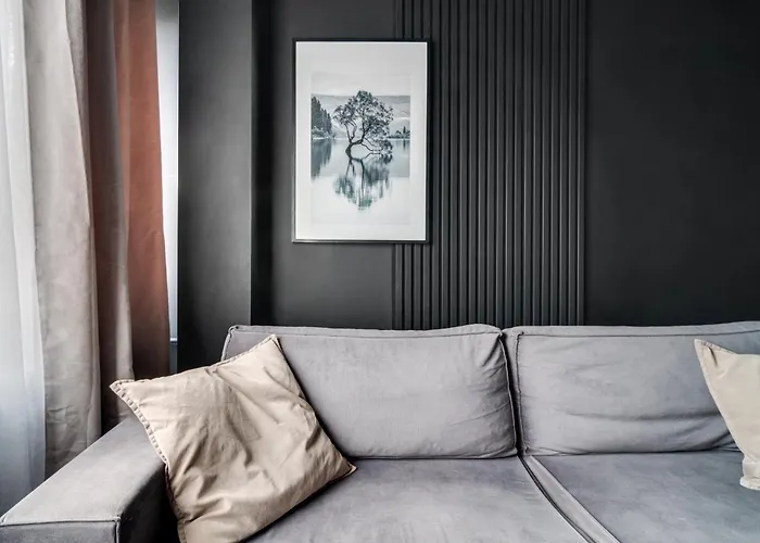 Blacknight - Self Check-in 24h